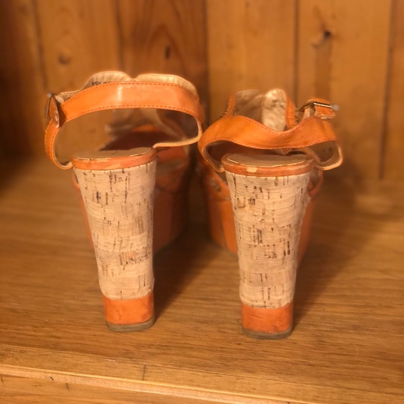 Orange wedge sandals with cork heel - Picture 3 of 3